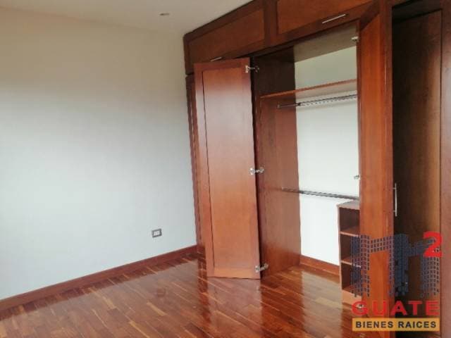 Apartamento de 120 m2 de construcción en Renta, Zona 15 — foto 8