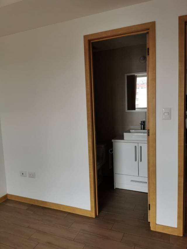 Alquilo apartamento en zona 10, Edificio Cityhause — foto 6