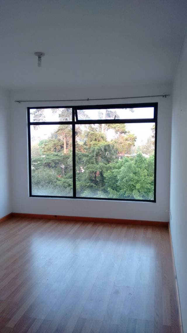 VENDO HERMOSO APARTAMENTO EN LA FLORESTA — foto 4