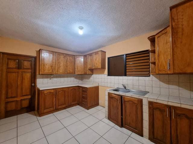 Casa en Venta San Cristóbal, adentro de colonia Pinares — foto 2