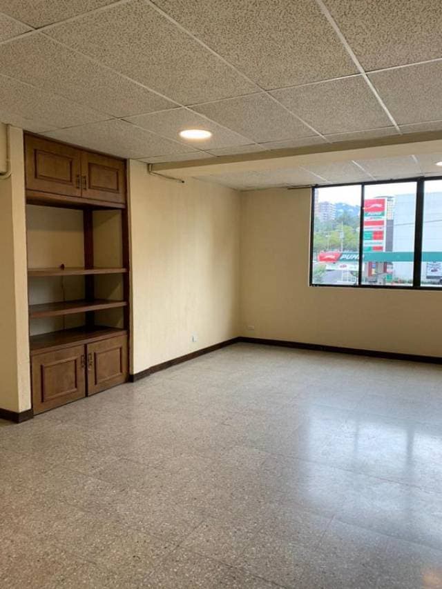 Apartamento en Renta Zona 15, ambientes amplios — foto 2