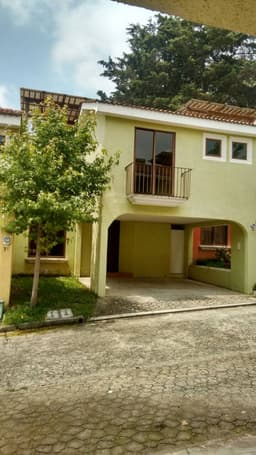 PRECIOSA CASA EN VENTA A POCOS MINUTOS DE LA ANTIGUA G.