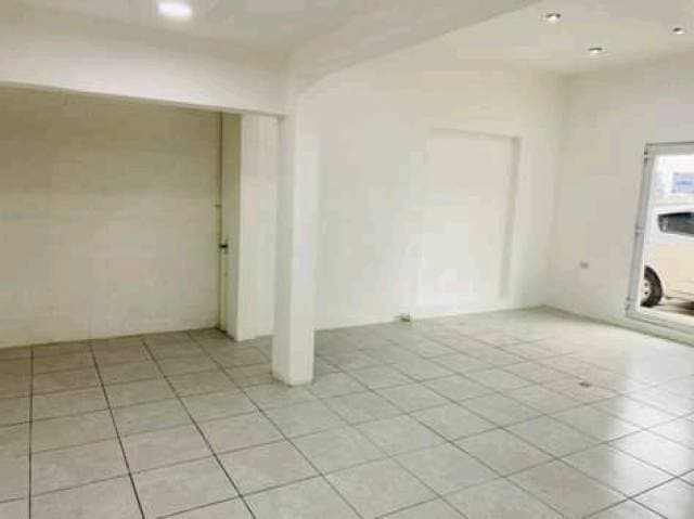 Local comercial a orilla de calle — foto 4