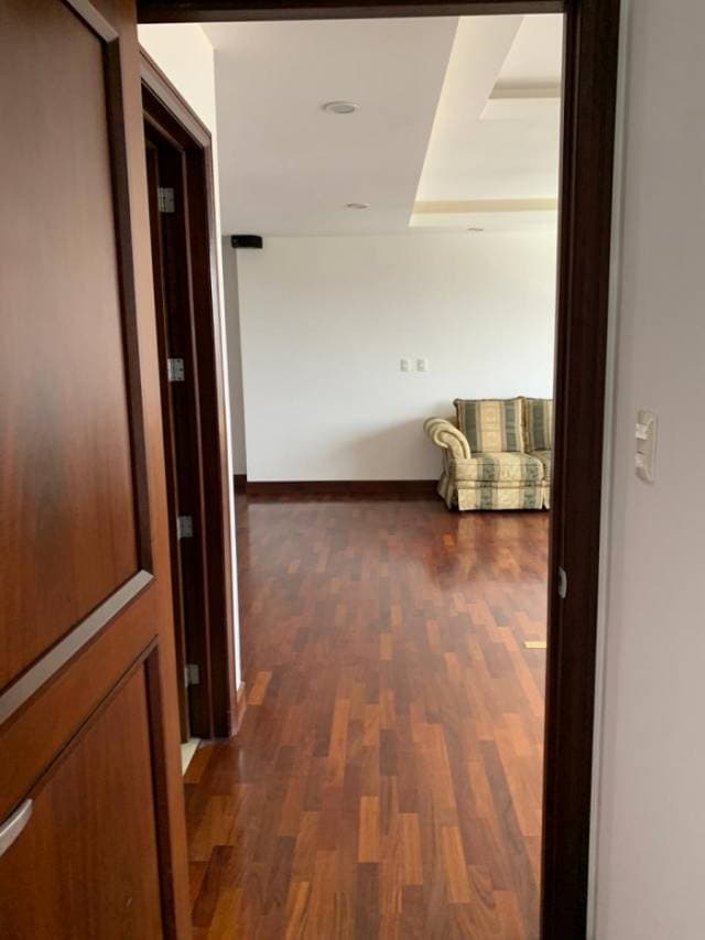 Alquiler apartamento zona 10 — foto 4