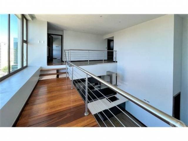 Alquilo Apartamento Tipo Loft Zona 10, excelente ubicación — foto 3