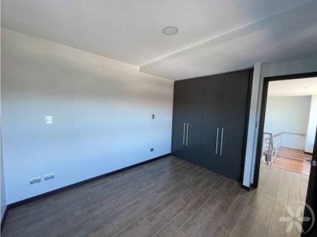 Alquilo Apartamento Tipo Loft Zona 10, excelente ubicación — foto 8