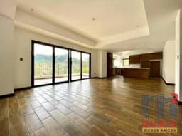Apartamento de 130 m2 de construcción en Venta, Zona 16