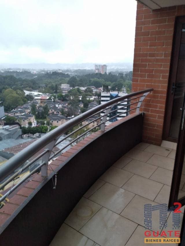 Apartamento de 136.85 m2 de construcción en Venta, Zona 10 — foto 1