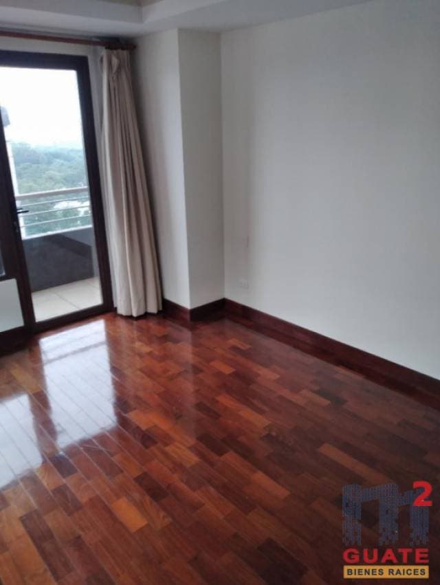 Apartamento de 136.85 m2 de construcción en Venta, Zona 10 — foto 2