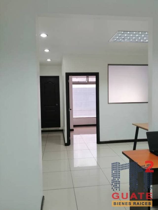Oficina de 50 m2 de construcción en Renta, Zona 10 — foto 5