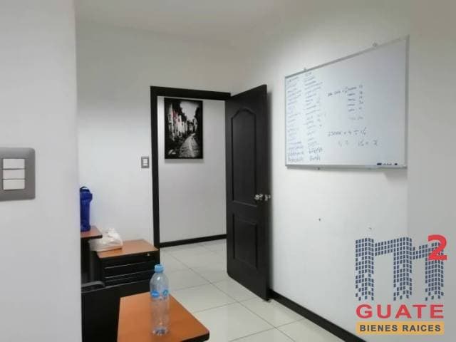 Oficina de 50 m2 de construcción en Renta, Zona 10 — foto 9