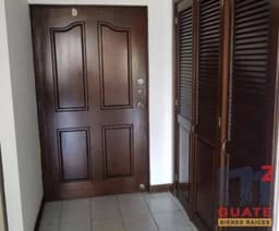Apartamento de 80 m2 de construcción en Renta, Zona 14