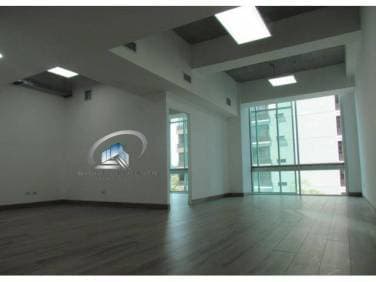 OFICINA EN ALQUILER EDIFICIO INSIGNE ZONA 15. — foto 1