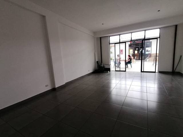 LOCAL EN RENTA CERCA DE LA USAC — foto 4