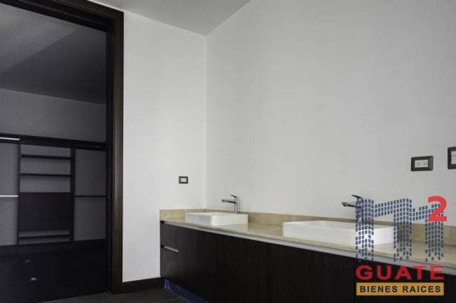 Apartamento de 507.75 m2 de construcción en Venta, Zona 15 — foto 4