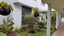 Casa en Venta Zona 10 Guatemala, adentro de condominio