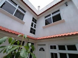 Hermosa Casa de 3 niveles en Venta en Villa Nueva