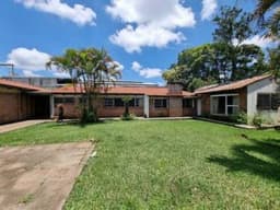 Casa en Renta para Uso Empresarial con amplio parqueo