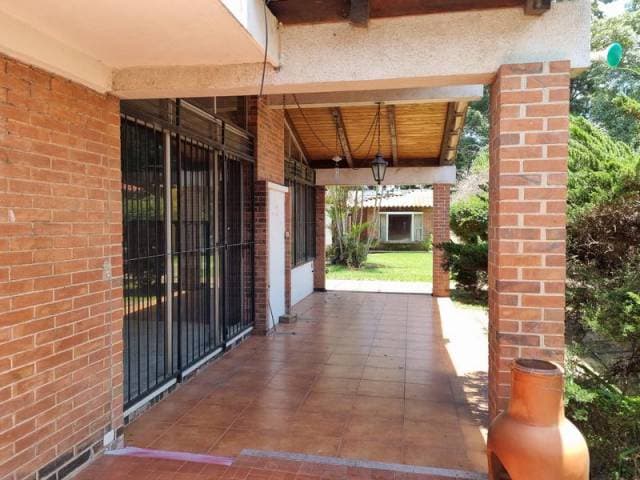 Casa en Renta para Uso Empresarial con amplio parqueo — foto 2