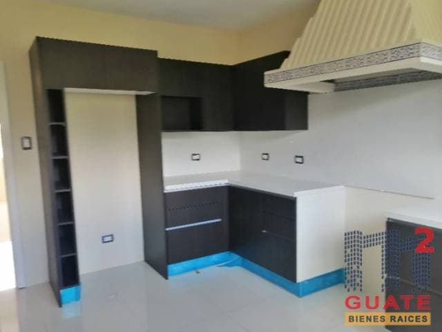 Casa de 400 m2 de construcción, en Renta, Zona 10 — foto 8