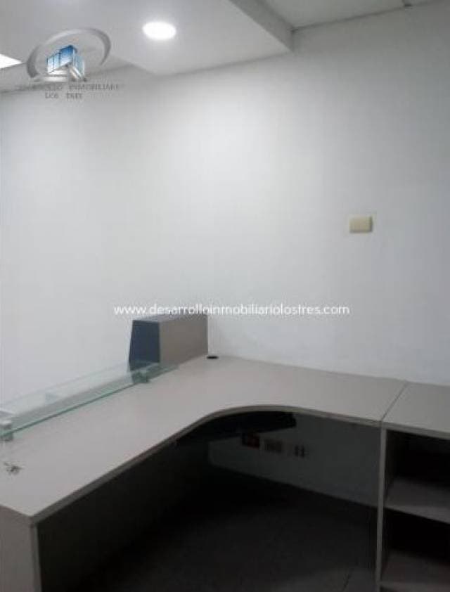 EN RENTA  OFICINA  EDIFICIO EN ZONA 14, SOBRE AVENIDA LAS AMERICAS. — foto 3