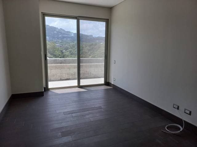 Alquilo Apartamento Penthouse con Terraza, Zona 10 — foto 4