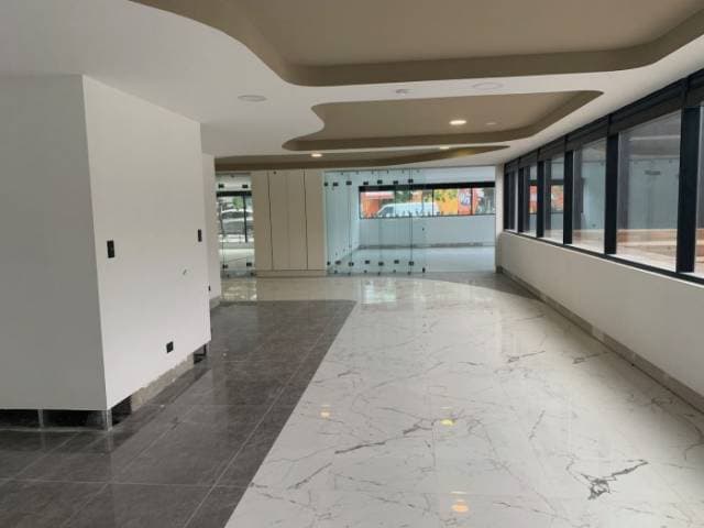 Alquilo clínica en edificio de zona 10 — foto 3