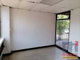 Oficina de 65 m2 de construcción en Renta, Zona 09