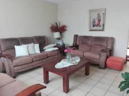 CASA EN VENTA CON SUELO COMERCIAL ESCUADRILLA ZONA 2 MIXCO