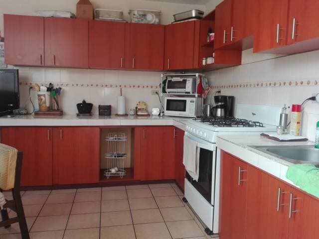 CASA EN VENTA CON SUELO COMERCIAL ESCUADRILLA ZONA 2 MIXCO — foto 3