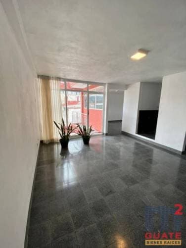 Apartamento de 70 m2 de construcción en Renta, Zona 10 — foto 1