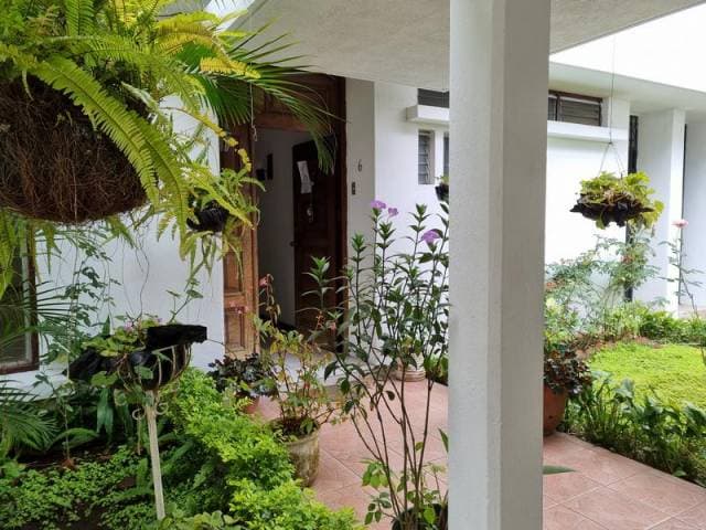 Casa en Venta Zona 10 con Elevador al 2do. nivel — foto 3