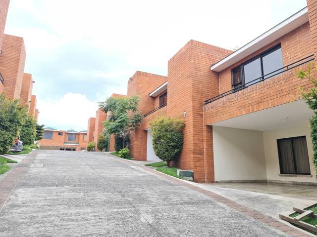 Casa en Venta en Condominio cercano a Sankris Mall — foto 1