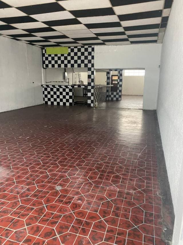 Rento Local de 175mts2 en la zona 1 — foto 10