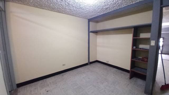 Local en renta en Calzada San Juan — foto 2