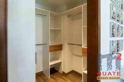 Apartamento de 190.42 m2 de construcción en Renta, Zona 10
