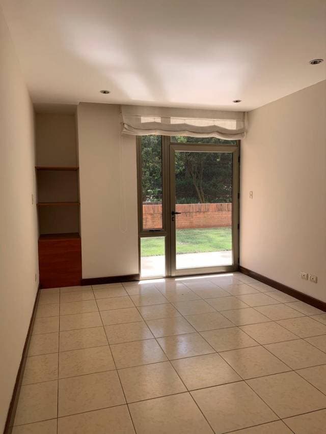 (+1) Apartamento Jardines del Acueducto, Zona 10 — foto 2
