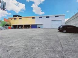 Bodega Comercial en renta en zona 1 de mixco