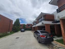 (+1) Casa Ensenada de San Isidro, Zona 16