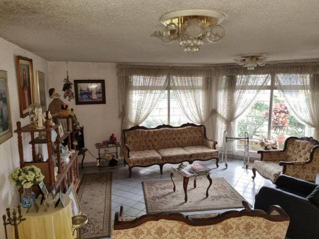 CASA EN VENTA EN SAN CRISTÓBAL CON AMPLIO TERRENO — foto 9