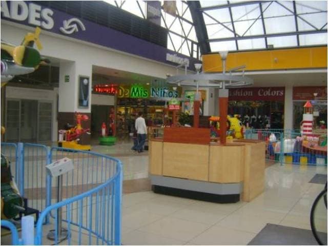 Venta local Sobre la Calzada Roosevelt o San Juan — foto 2