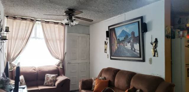 Casa en Venta de Un Nivel en San Cristobal Mixco — foto 3