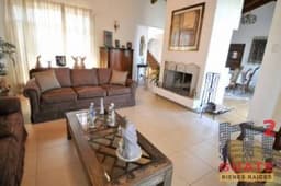 Casa de 900 m2 de construcción, en Venta Carretera a El Salvador