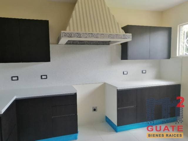Casa de 400 m2 de construcción, en Renta, Zona 10 — foto 7
