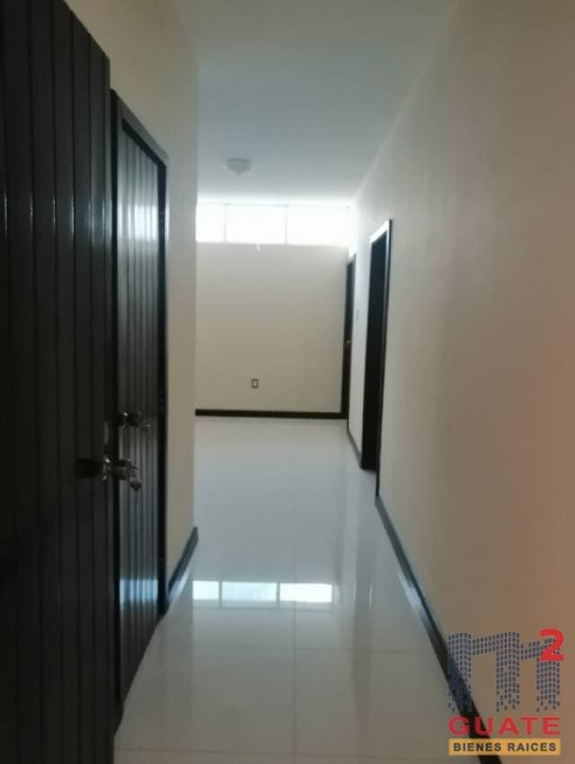 Casa de 400 m2 de construcción, en Renta, Zona 10 — foto 13