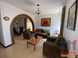 Casa de 110 m2 de construcción en Renta, Zona 15