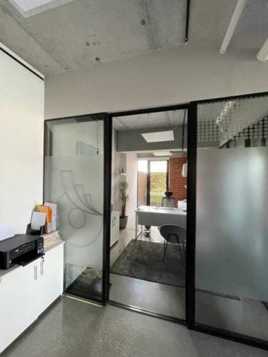 Renta de oficina tabicada zona 4 Guatemala — foto 1
