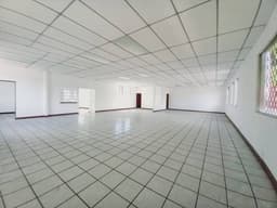 Local Comercial Sobre Calzada Aguilar Batres z.12