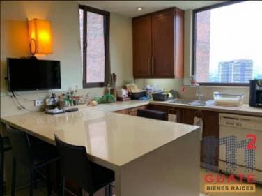 Apartamento de 269.71 m2 de construcción en Venta, Zona 10 — foto 1