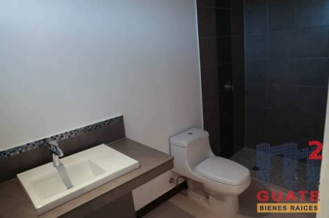 Casa de 166 m2 de construcción en Renta, Zona 16 — foto 1